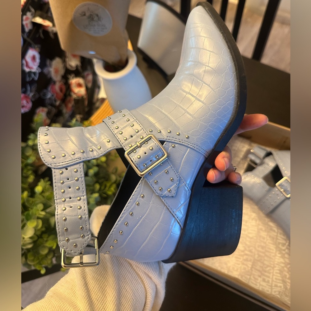 Size 9 Steve Madden Andy blue croc style - Picture 5 of 8